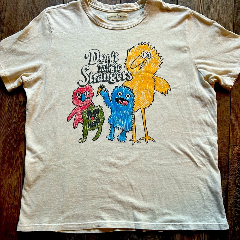 “strangers" tee.Vintage midweight fabric.
Never worn.washed once gentle cold